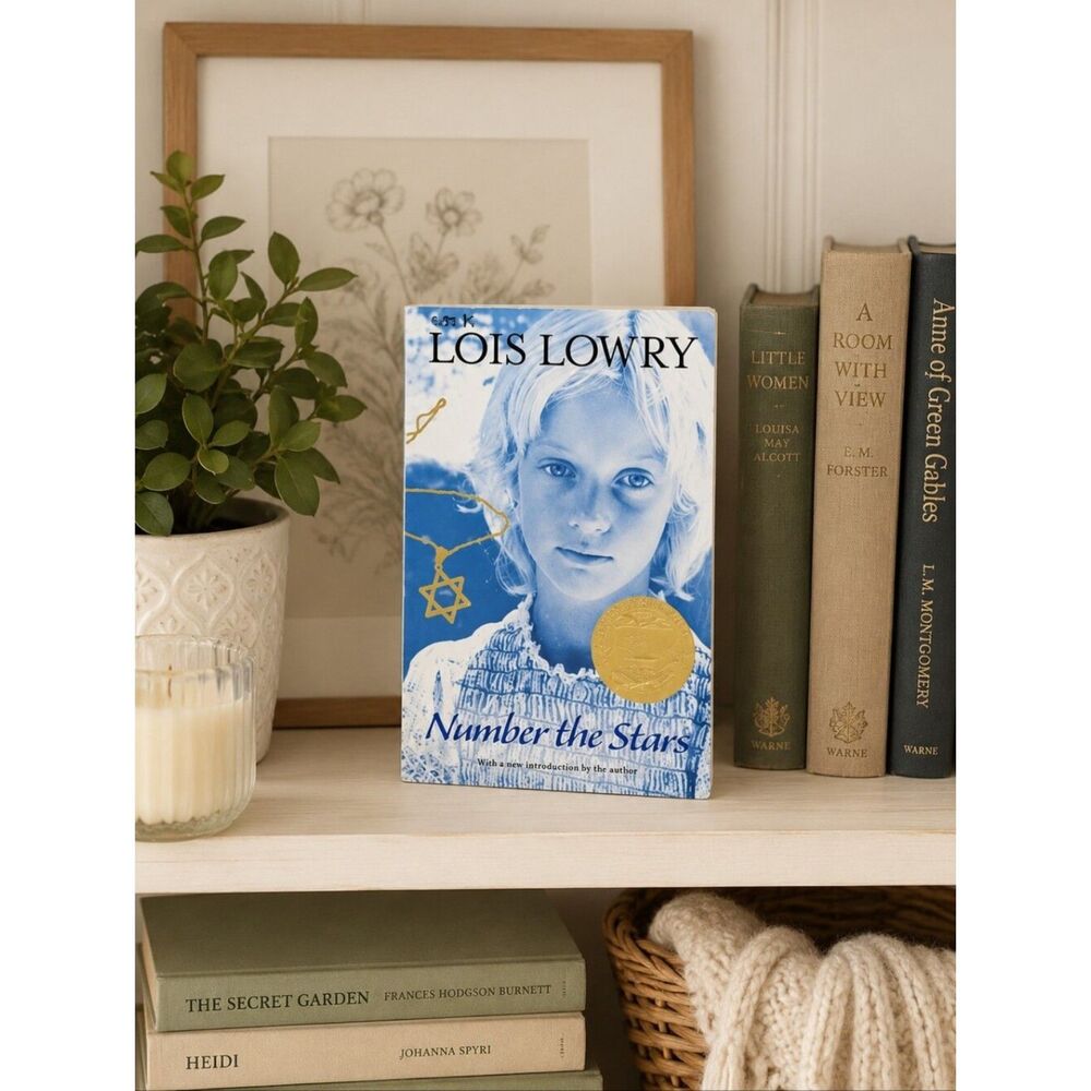 Number the Stars by Lois Lowry - Paperback